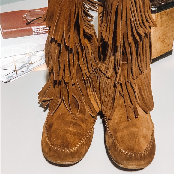 Boho Hippie Fringed 3-Tier Minnetonka Suede Boots - Picture 8 of 10